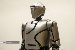 سورنا نسل چهارم ربات های انسان نما در ایران