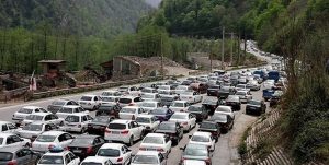 ترافیک سنگین در محور کندوان و تردد روان در آزادراه تهران-شمال/هراز امروز یک طرفه نشد