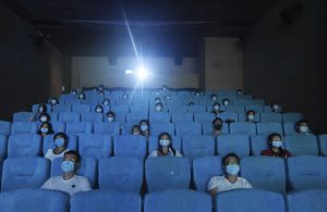 چراغ سینماهای هنگ‌کنگ روشن می‌شود