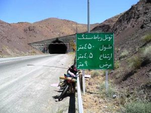 کنارگذر رباط سنگ شهرستان تربت‌حیدریه در انتظار بازگشایی